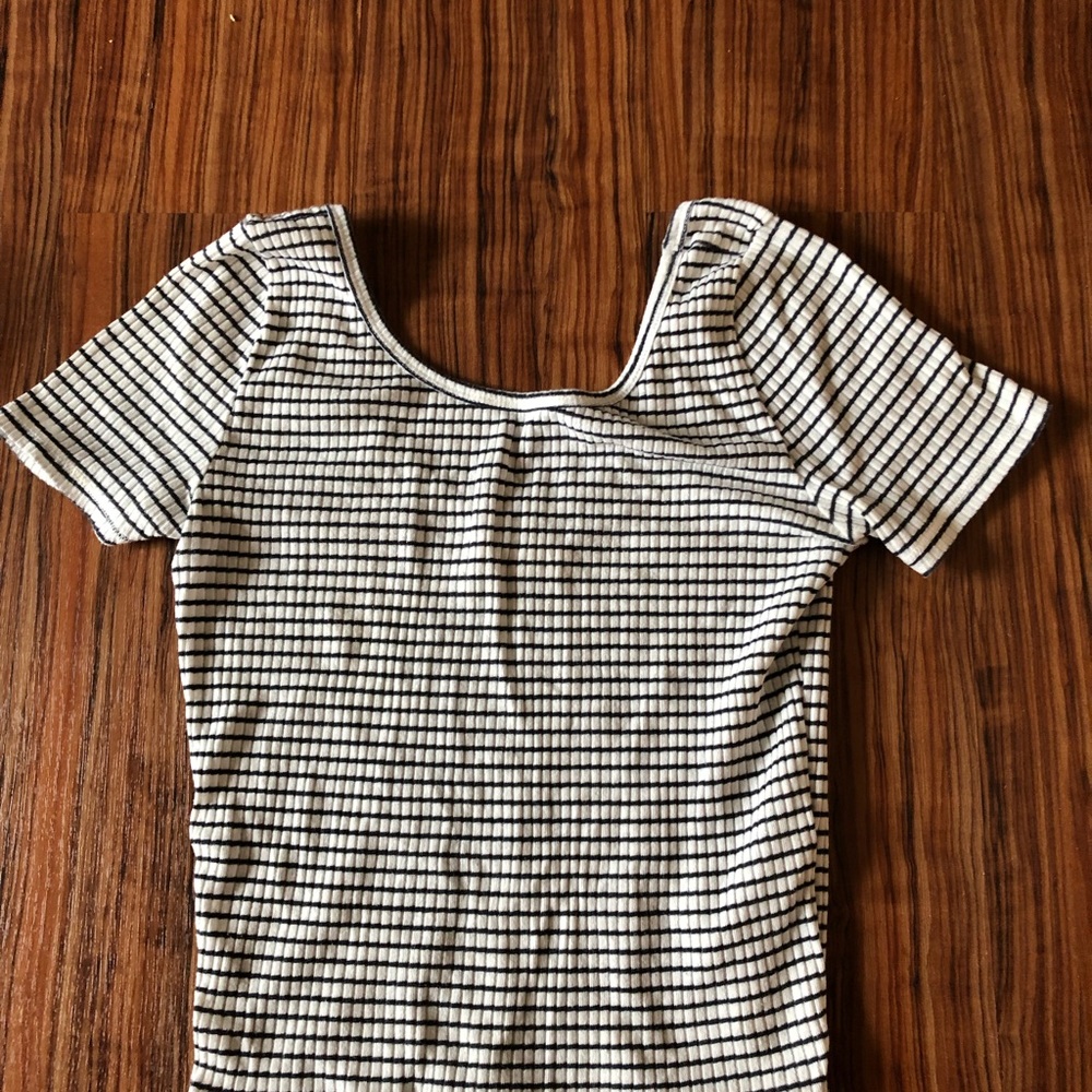 Soft scoop neck crop top